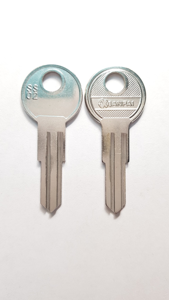 Ключ сс. Заготовка ключей MSM rw1-k AC. Ключ заготовка cis25. Сейфовые болванки для ключей. Ключи мебельные Armstrong 815.